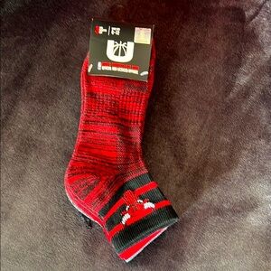 NBA Chicago Bulls Basketball Quarter Cut Socks Black Red and Grey 3 Pack